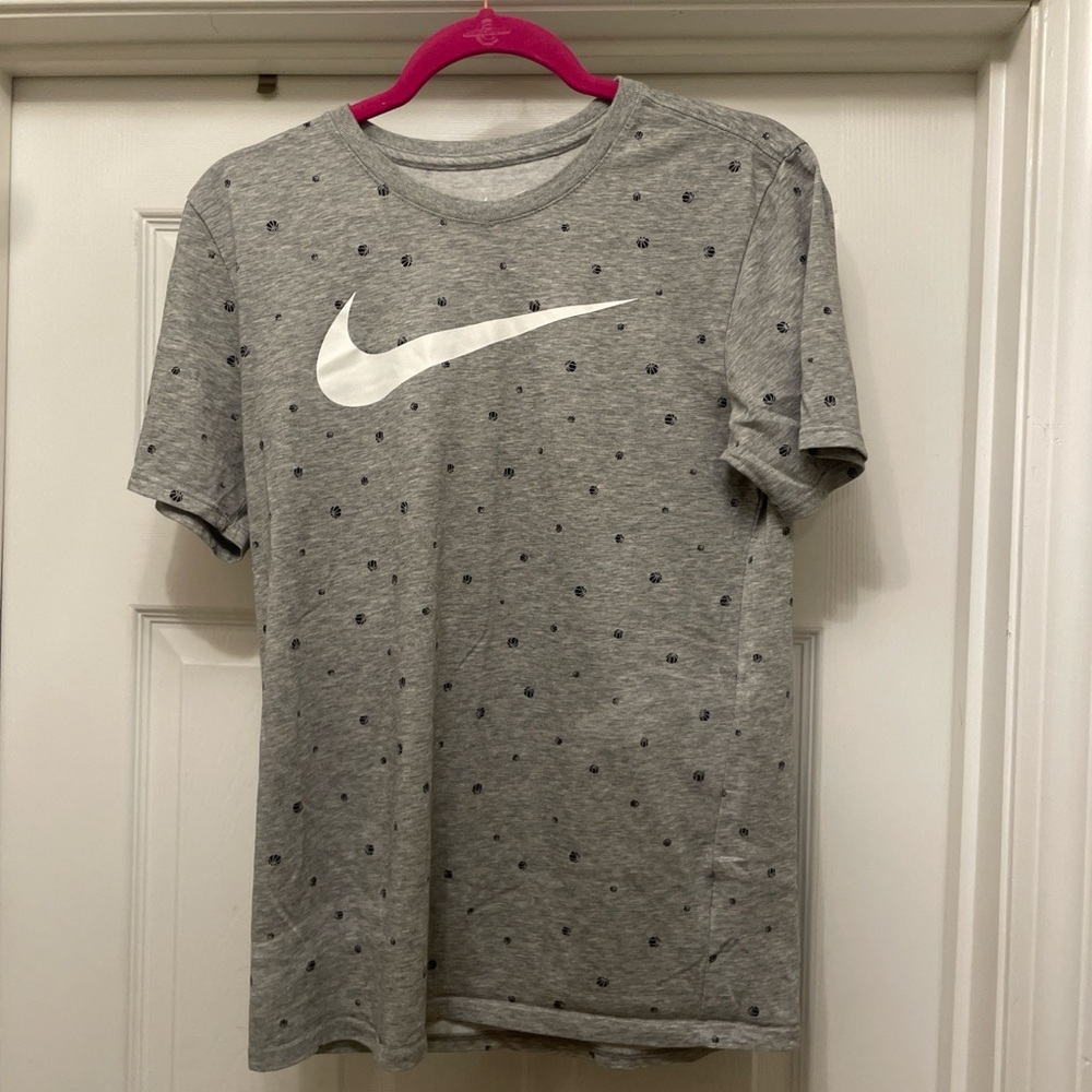 Nike Gray women’s basketball polka dot T-Shirt
